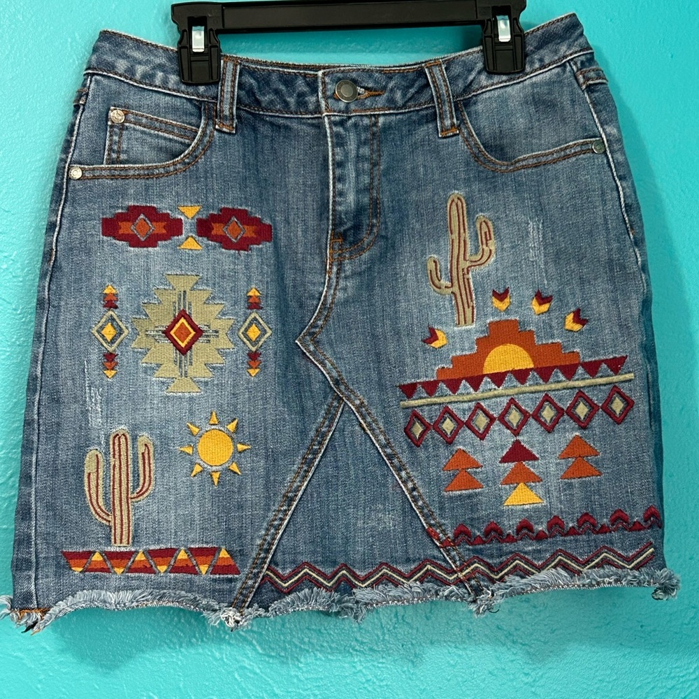 🌸Stetson LADIES SOUTHWESTERN EMBROIDERED DENIM JEAN SKIRT - Picture 3 of 8